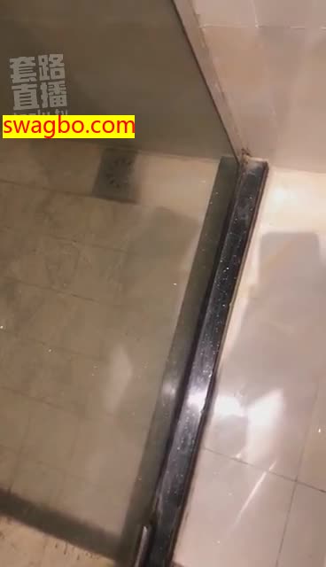 强制长沙狗首次喝升水.舔数双鞋底-歌迪丝S_20181024195905