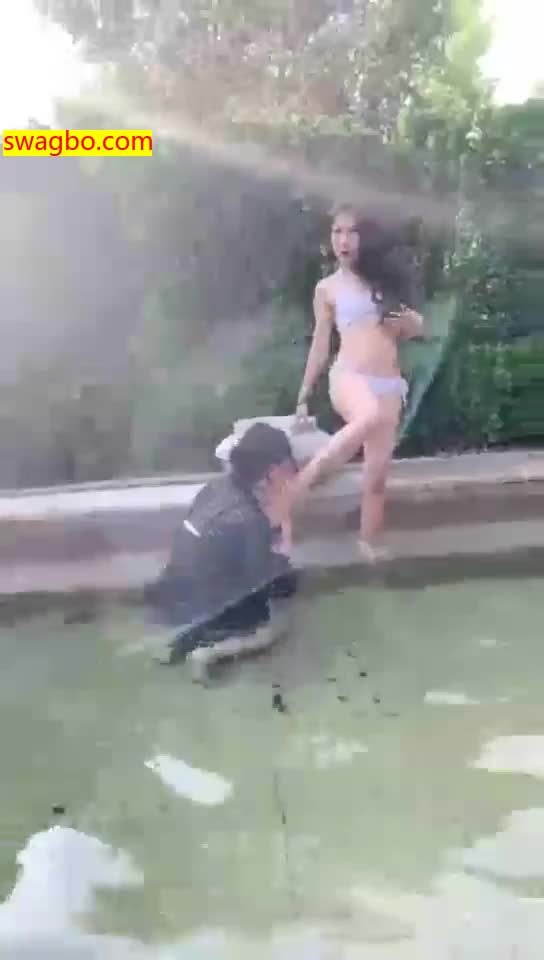 【歌迪丝S】温泉公开课,母狗爬骑舔【37分钟】【高清】