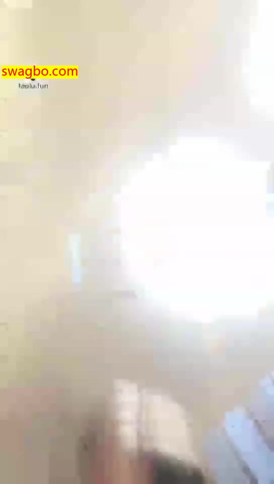 【冷颜女王】玩学生狗踩射学生狗,虐乳,口水 ,鞋耳光【28分钟】【高清】