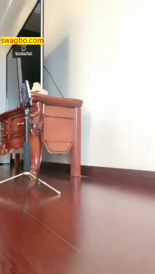 【歌迪丝S】吃痰喝尿学生狗【41分钟】【标清】