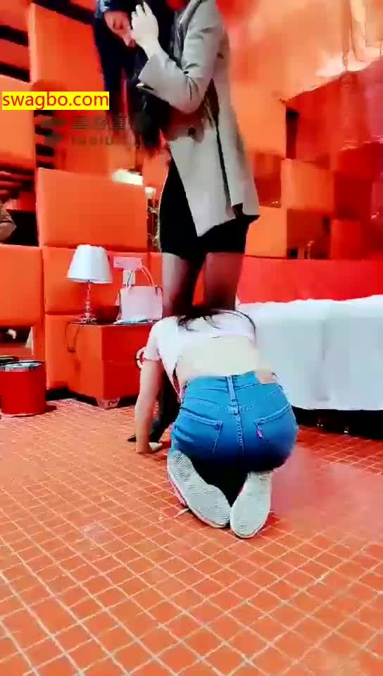 【V神】V神黑丝玩婳儿女M,女神范十足【21分钟】【标清】