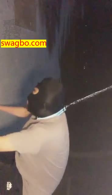 回家晚了野外训斥遛狗_妆主大大_20181005235112