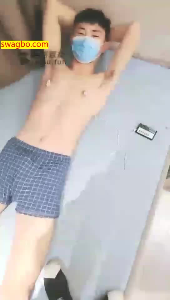 【VINNIE维妮】各种工具调狗,舔鞋电击赐圣水【73分钟】【标清】