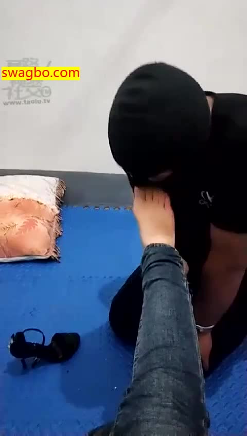 踩踏新收的奴_夫妻娜主