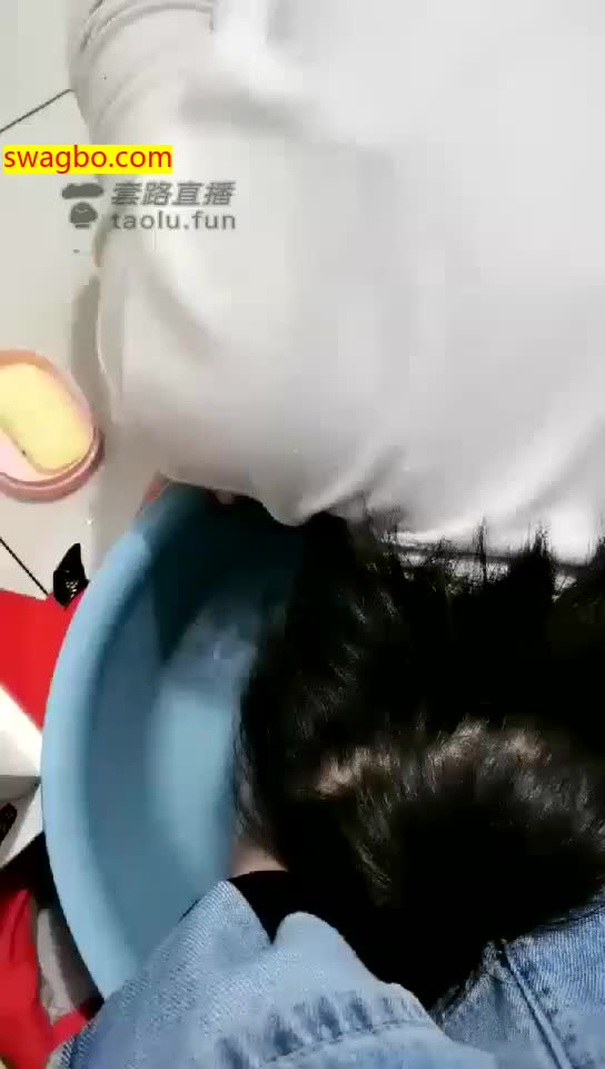 【冰女王】恋足女奴日常犯贱【69分钟】【标清】