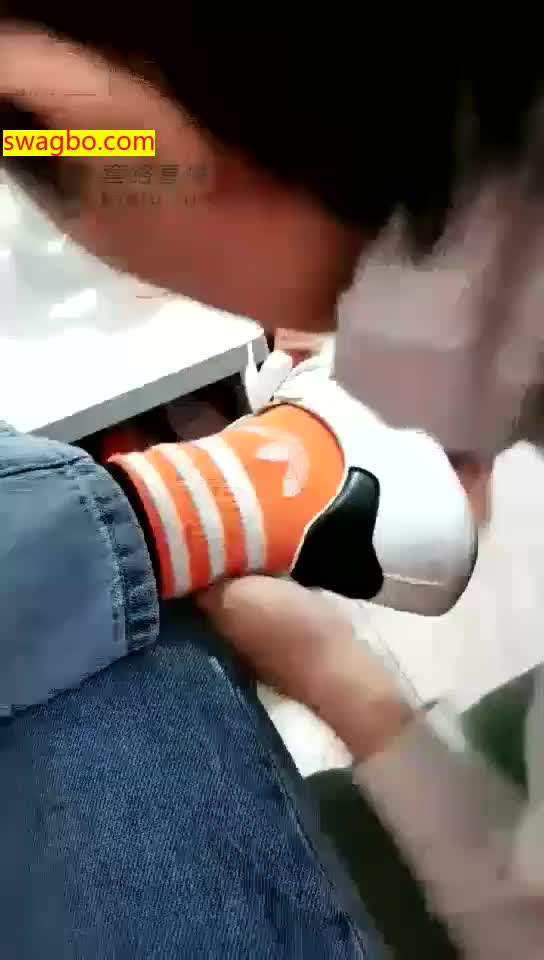 【冰女王】恋足女奴日常犯贱【69分钟】【标清】