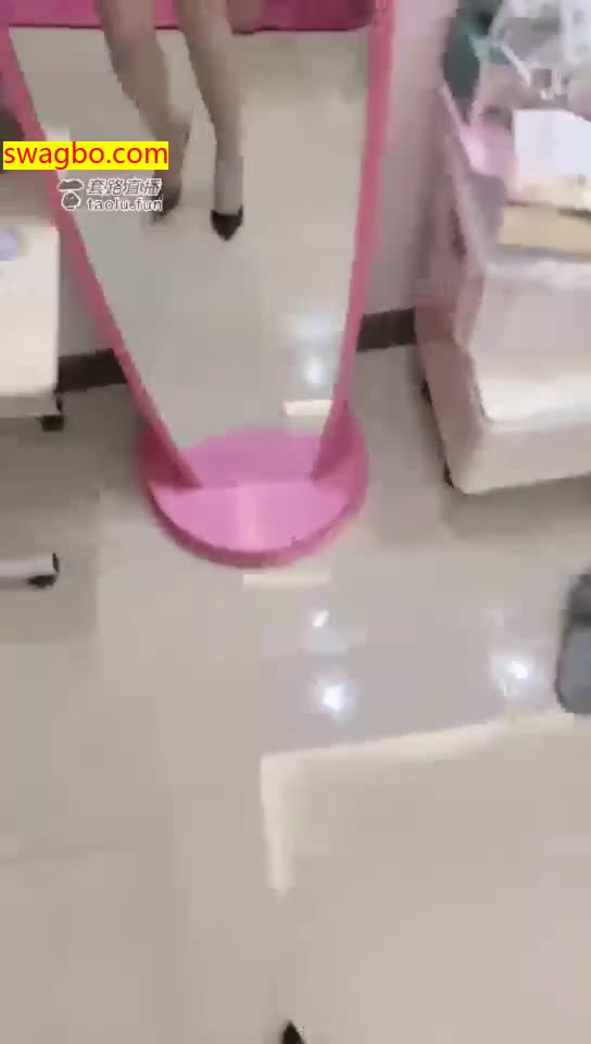 【冷柔S】互动玩狗,高跟鞋虐狗头+黑丝恋足+骑马【70分钟】【标清】