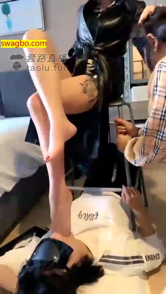 【歌迪丝s】双老母狗深喉PK,60岁母狗赢了【35分钟】