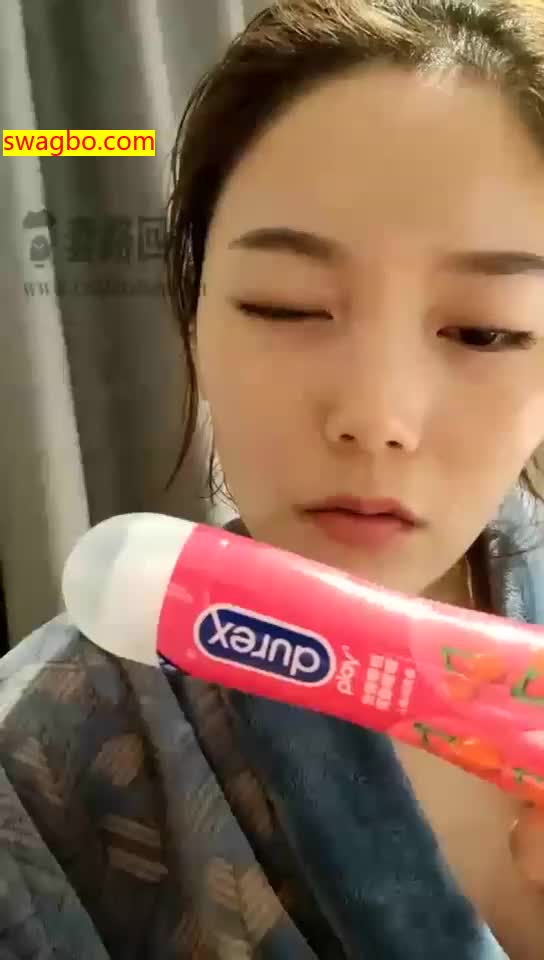 【蜜桃儿s】深夜舔脚(已删视频)【24分钟】