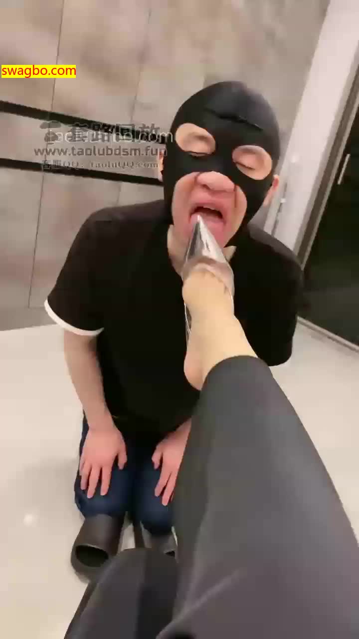 【歌迪丝S】舔脚深喉清理鞋底【16分钟】