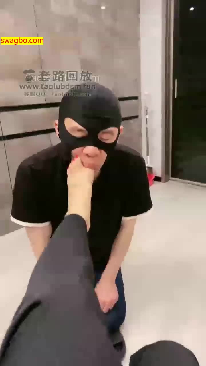 【歌迪丝S】舔脚深喉清理鞋底【16分钟】