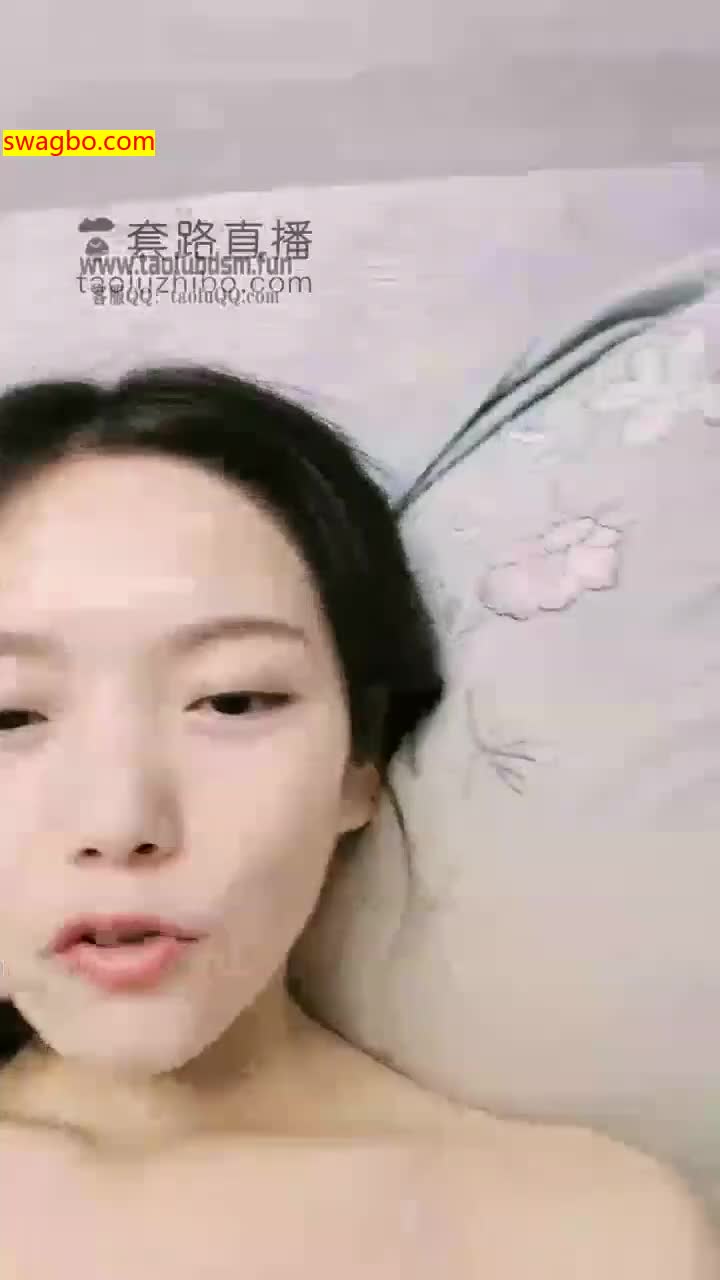 【蜜桃儿S】舔脚【77分钟】