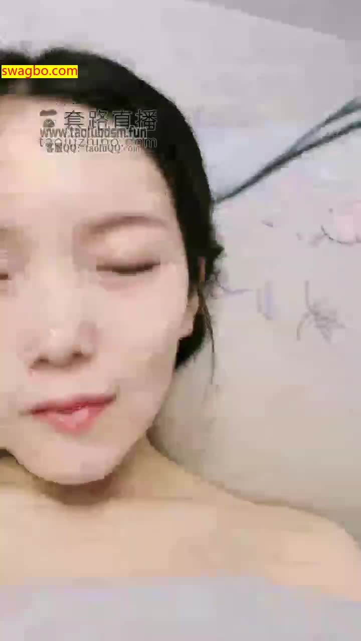 【蜜桃儿S】舔脚【77分钟】