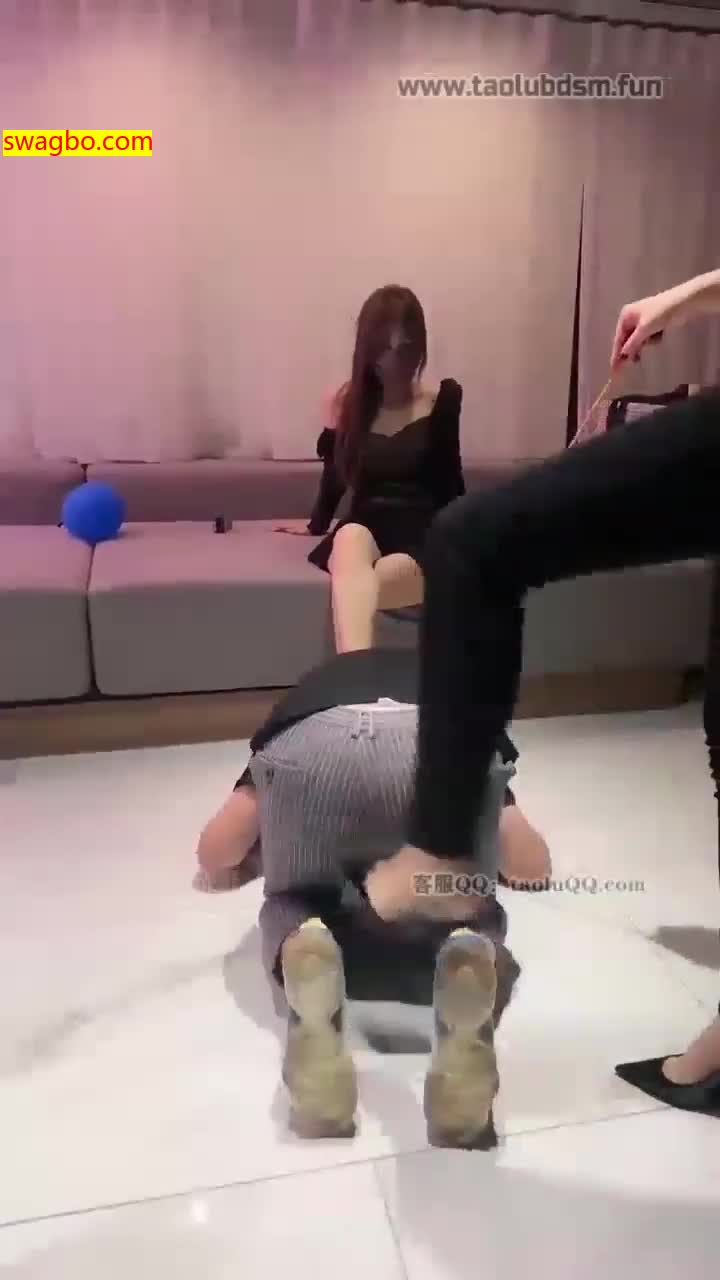 【妆主大大】三个女主人一起调教【43分钟】