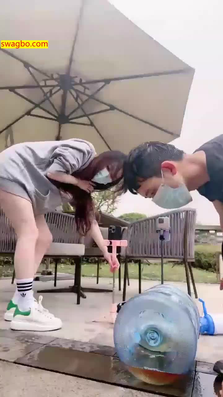 【维因和维妮和梦二】室外调教踢踹圣水浇灌【38分钟】