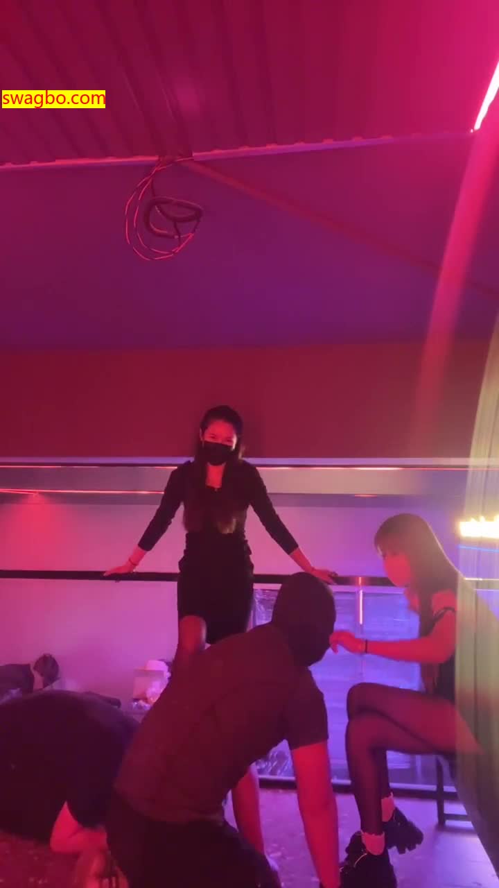 【妆主大大】在闺蜜的酒吧玩奴【40分钟】