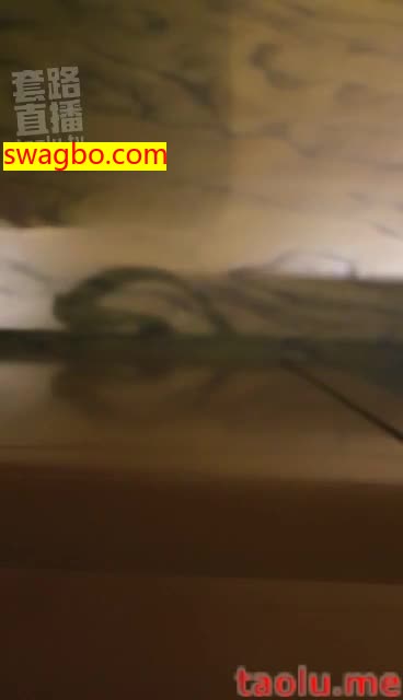 【现实】舔脚虐奶头犯贱的时候给他喝圣_--若依s_201811111139391