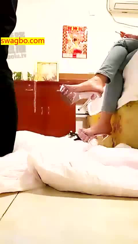 喂狗圣水脚喂事物全体重踩踏口水__7_-琳琳女王S1
