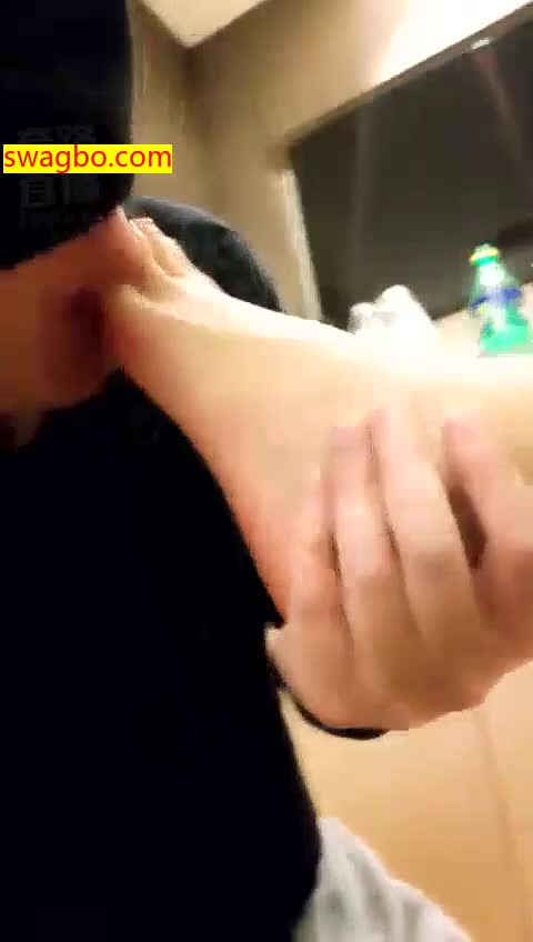 只配舔浓痰的贱畜__-Vinnie维妮1