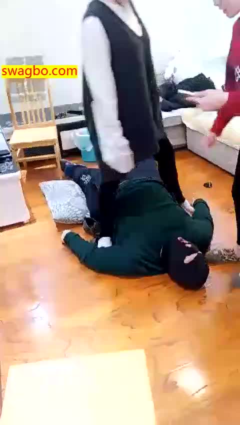 双s重度羞辱,踩踏深喉恋足口水.__4_-00后冰冰女王1