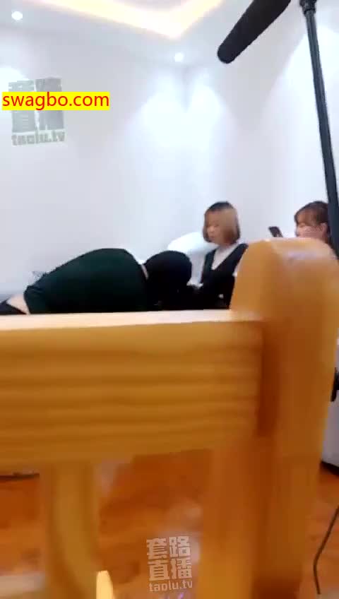 双s重度羞辱,踩踏深喉恋足口水.__4_-00后冰冰女王1