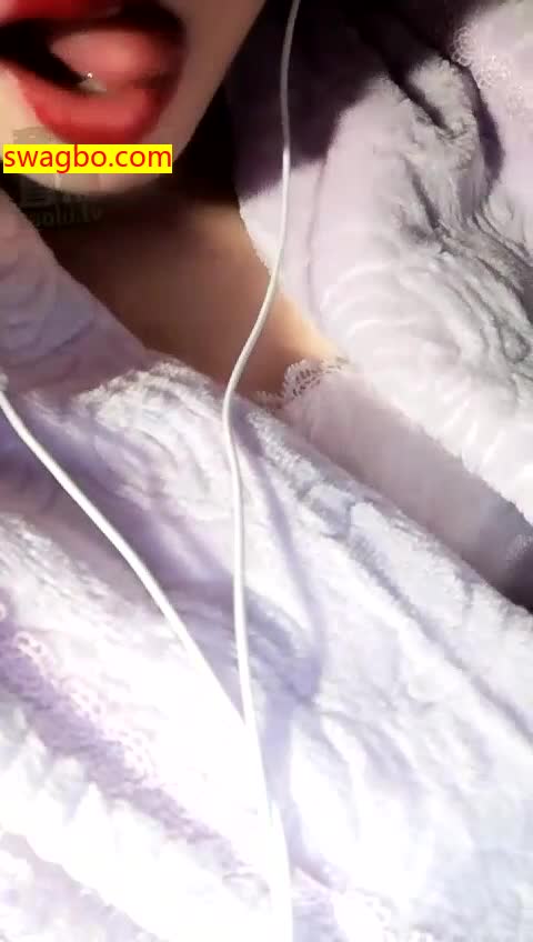 第一视角黑丝高跟玉足睡袍风情_【S纯一御姐S】