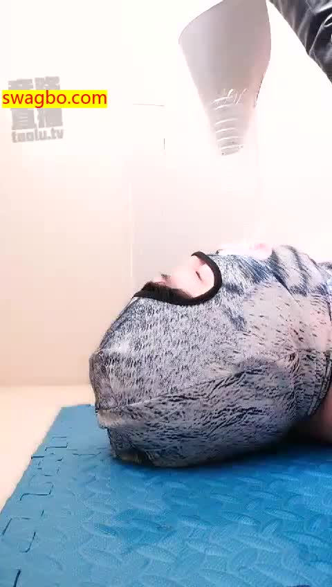 黄澄澄的晨尿口水专场_【女皇有点皮】