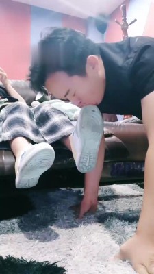 【萱萱】私人影院脏鞋臭袜辱【双视角版】 bf18996