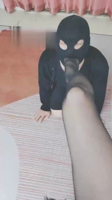 【灵竹】黑丝踩脸/舔鞋/深喉 bf18936