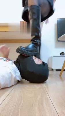 【奶味茶茶】舔闻长靴黑丝/裸足深喉 bf18603