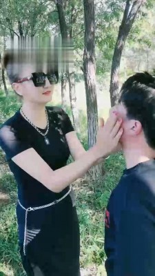 【梦蝶女王】户外抓住偷拍狂虐待 bf17570