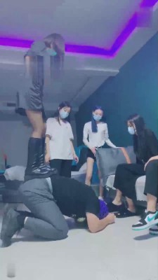 【精神小妹】多位素人tj群调群虐 bf17522