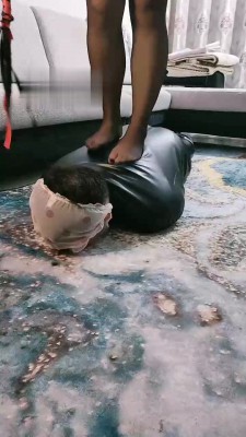 【内蒙一一】紧身衣束缚窒息/高跟踩踏 bf17491