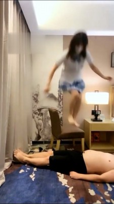 重度跳踩下体踢裆抽打 bf15148