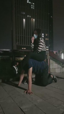 【沐苒】模特户外遛狗 bf14952