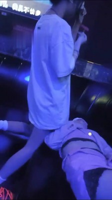 【安若】KTV忽悠初中妹妹做狗 bf12783