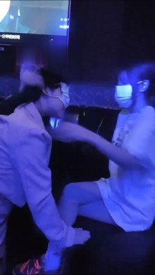 【安若】KTV忽悠初中妹妹做狗 bf12783