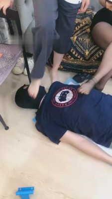 【红杉】三素人把狗当脚垫 bf14715