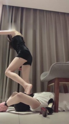 【宝爷】暴力-高跟全体重踩踏 bf14689