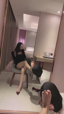 【宝爷】暴力-高跟全体重踩踏 bf14689