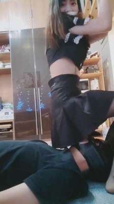 【丫丫】酒吧陪酒小妹吊绑路人虐待 bf14484