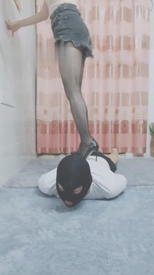 【灵竹女主】高跟黑丝深喉踩踏专场 bf14290