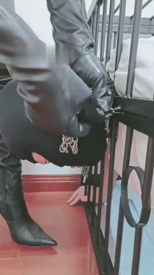 【执念】长靴女王暴力虐待 bf13858