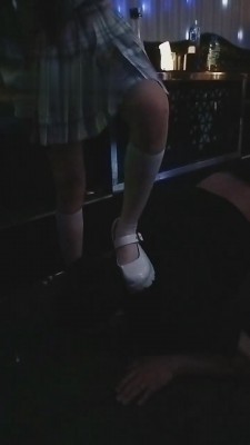 【刘二狗】字母圈酒吧被女m调教 bf13658