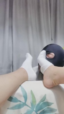 【夏芙】原味白袜羞辱踩踏家奴 bf13346