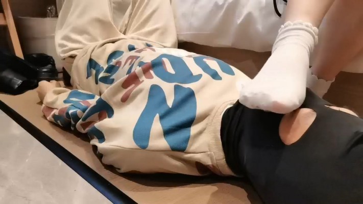 【yukisama】哥哥喜欢闻臭袜子 JS22112602