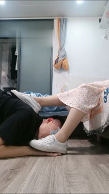 【梵高】拖鞋小姐姐第一次直播调教 bf13287