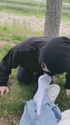 【画骨】野外舔脏鞋闻原味袜 bf12495