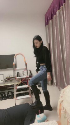 【初见】超暴力-长靴下踹息的狗奴才 bf12334