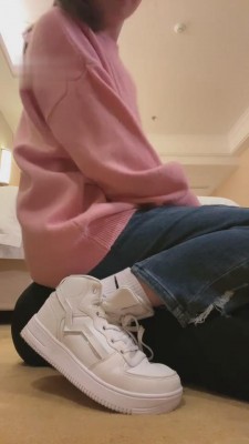 【悦主大人】脏运动鞋棉袜羞辱最贱畜生 bf3792